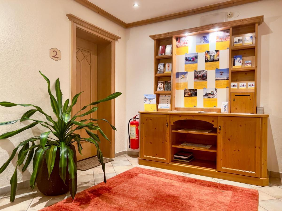 Pale Apartment Fiss